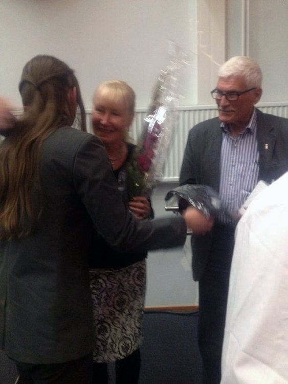 holoparents.thumb.jpg.a055dca110e247070ac6a15951109b2a.jpg
